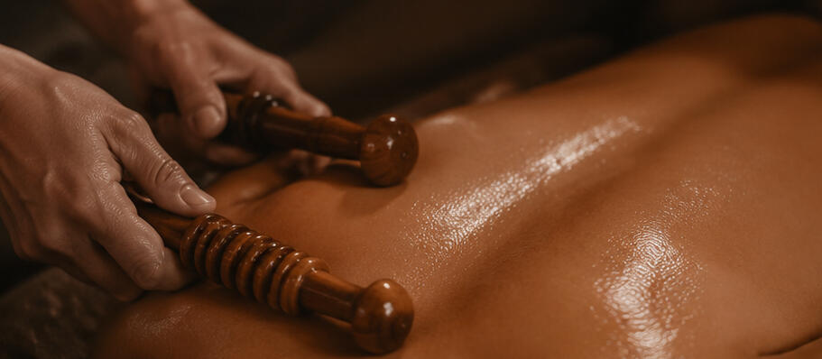 Brasilianische Lymph Madero Massage zur Körperstraffung und Förderung des Lymphflusses